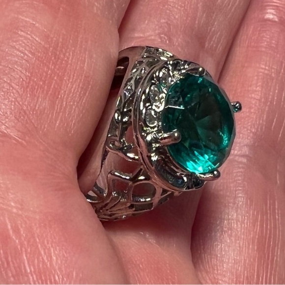 Vintage Green Gemstone Fashion Ring Size 6 Marked S925 Filigree Band Open Back - Picture 8 of 10